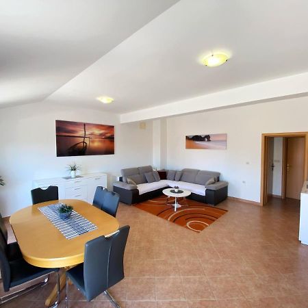 Apartments Saric 比奥格勒·纳·莫鲁 外观 照片